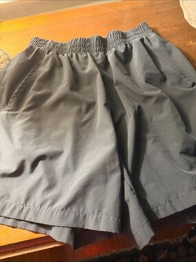 Men's Athletic Elastic-Waist Shorts — Grey